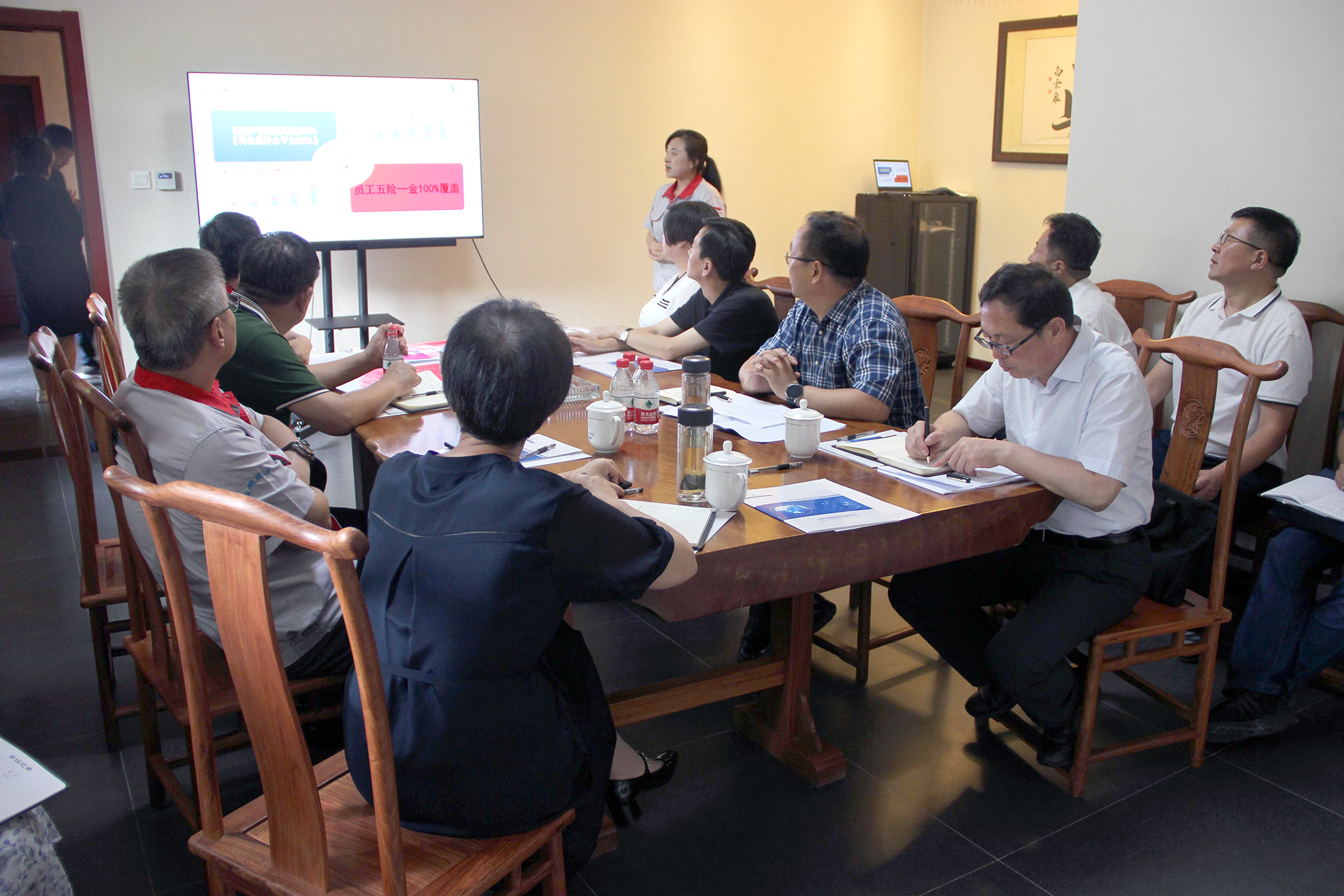 市委常委、統(tǒng)戰(zhàn)部部長(zhǎng)郝忠祥一行蒞臨我司參觀調(diào)研