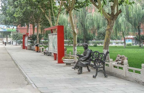 省外學(xué)生能報(bào)石家莊東華鐵路學(xué)校春季班嗎？
